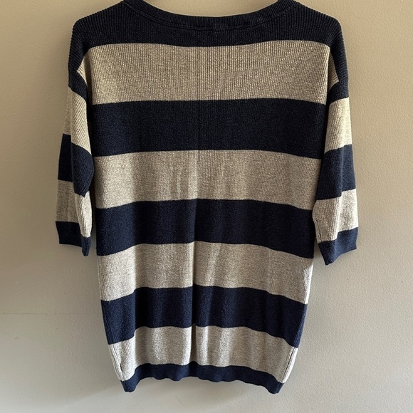 🌸Aeropostale Navy and Gray Striped Sweater - Picture 3 of 6